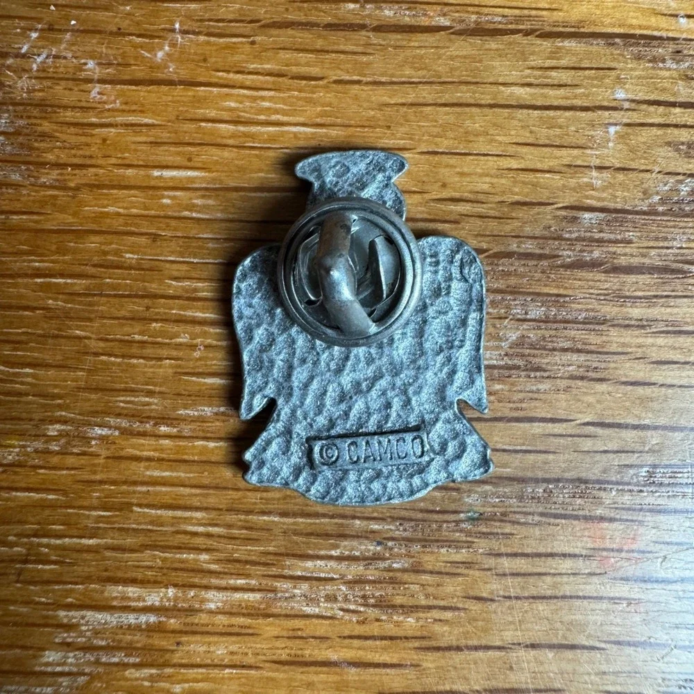 Vintage Camco Angel Pin Peace Be With You Pewter Tone Religious‎ Charm